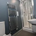 Convenient 4bed Budget In Headingley Leeds (West Yorkshire)