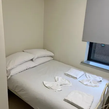 Convenient 4bed Budget In Headingley * Лидс