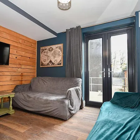 Convenient 4bed Budget In Headingley