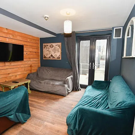 Convenient 4bed Budget In Headingley