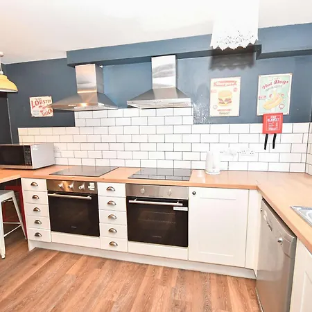 Convenient 4bed Budget In Headingley Appartement *
