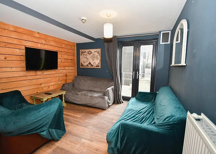 Convenient 4bed Budget In Headingley