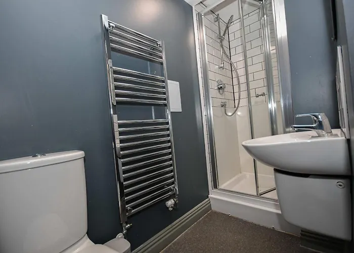 Convenient 4bed Budget In Headingley Leeds (West Yorkshire)